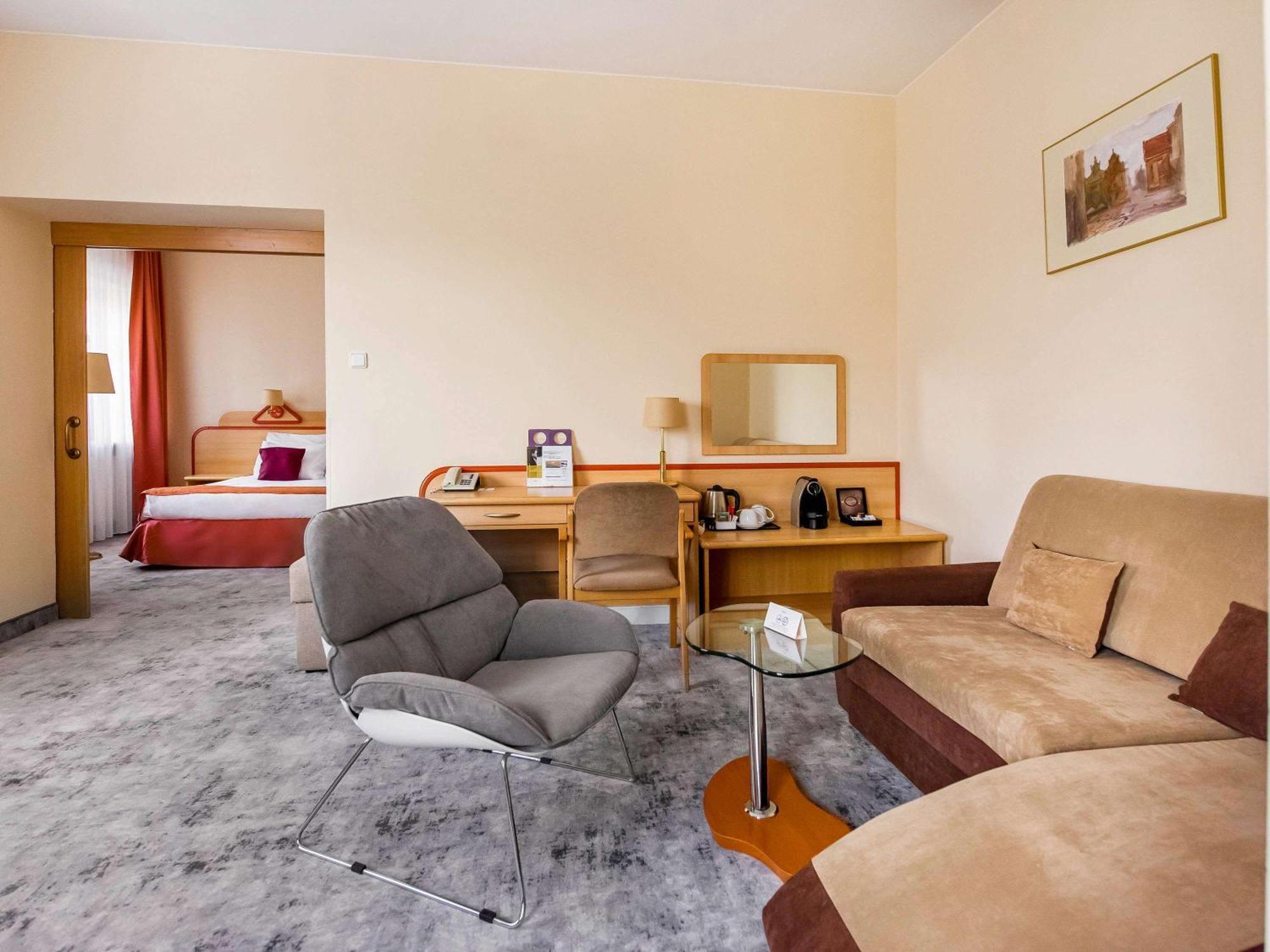 เมอร์เคียว โอโปเล Hotel ออปอเล ภายนอก รูปภาพ